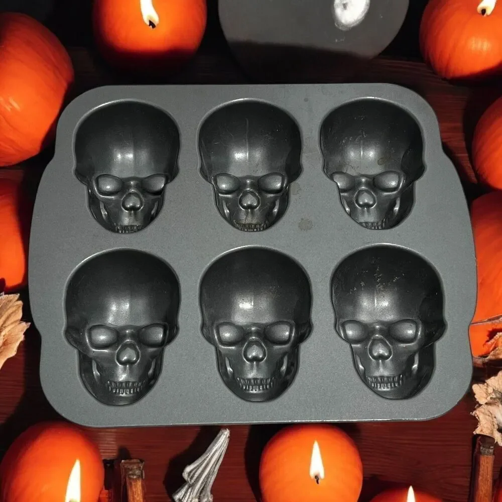 NWOB Nordic Ware Skull 6 Cakelet‎ Bakeware Halloween, Day Of The Dead
